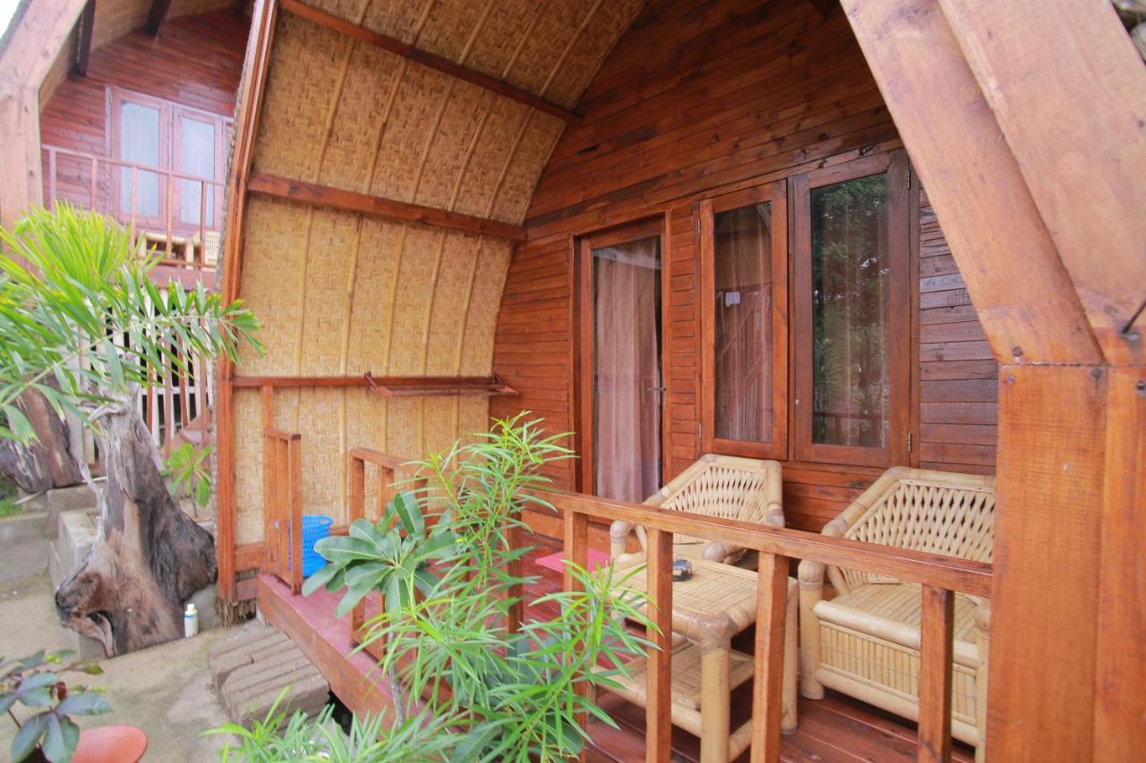 The Golden Ave Bungalow Hotel Gili Trawangan Exterior foto